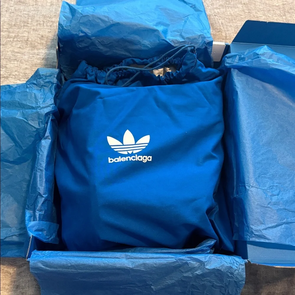 Balenciaga x Adidas Track Forum - Picture 5 of 6